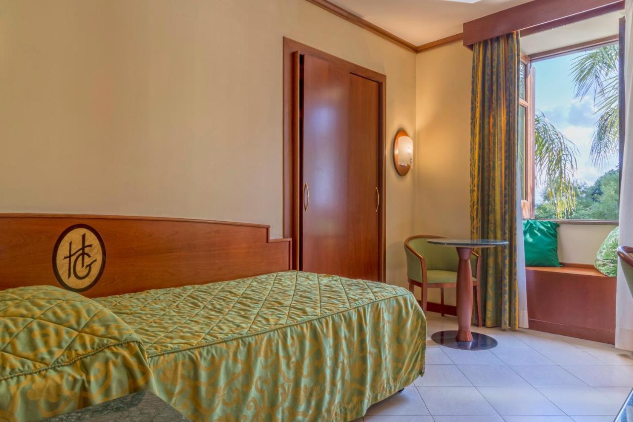 מילאצו Hotel Garibaldi מראה חיצוני תמונה
